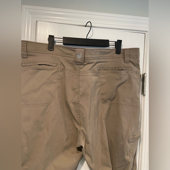 Wrangler Mens Size 32x30 Khaki Nylon Stretch Zip Up Cargo Hiking Outdoor Pants - Picture 6 of 8